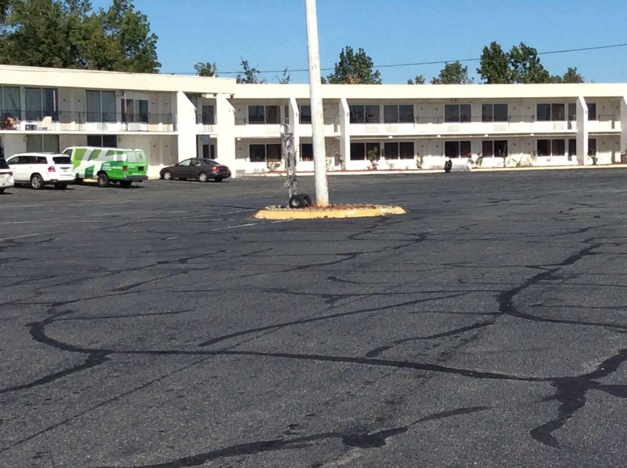 Motel 6 Burlington Buitenkant foto