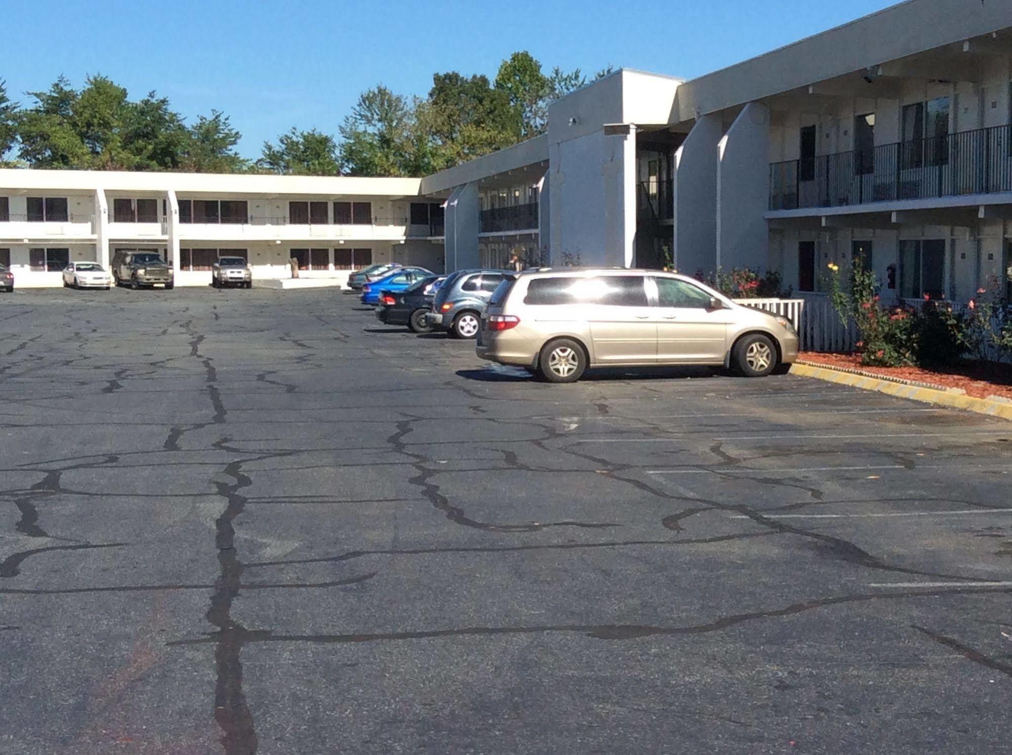 Motel 6 Burlington Buitenkant foto